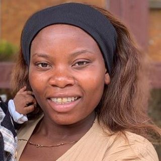 Portrait de ESTHER USYANO AMANI